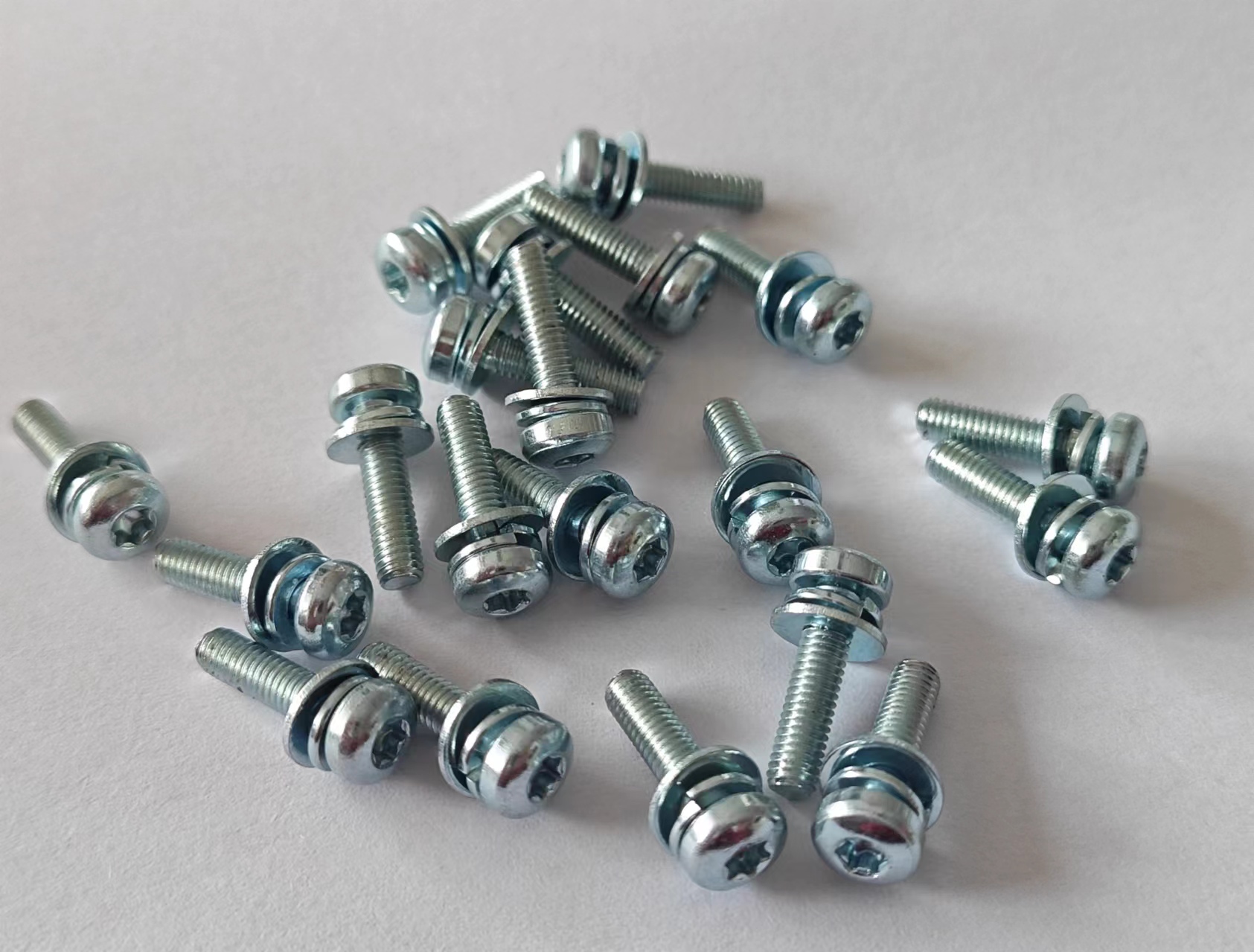 Combinate Screws 